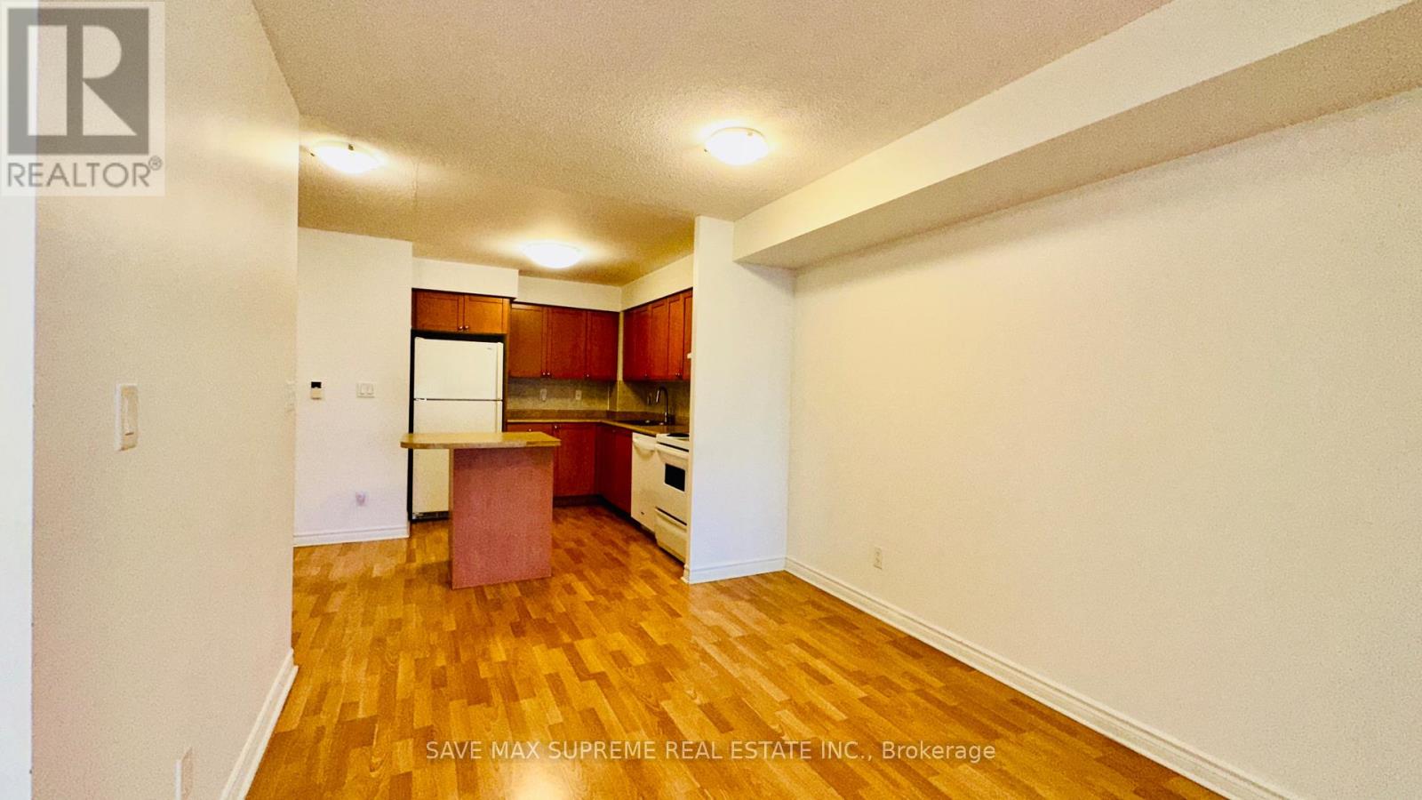 Photo 45 of 527 3888 Duke Of York Boulevard, Mississauga ON