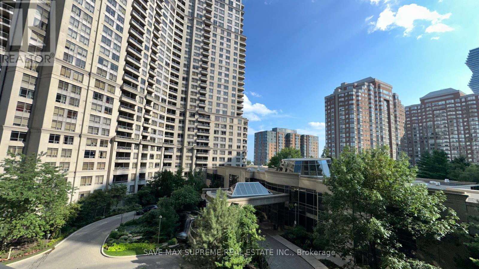 Photo 17 of 527 3888 Duke Of York Boulevard, Mississauga ON