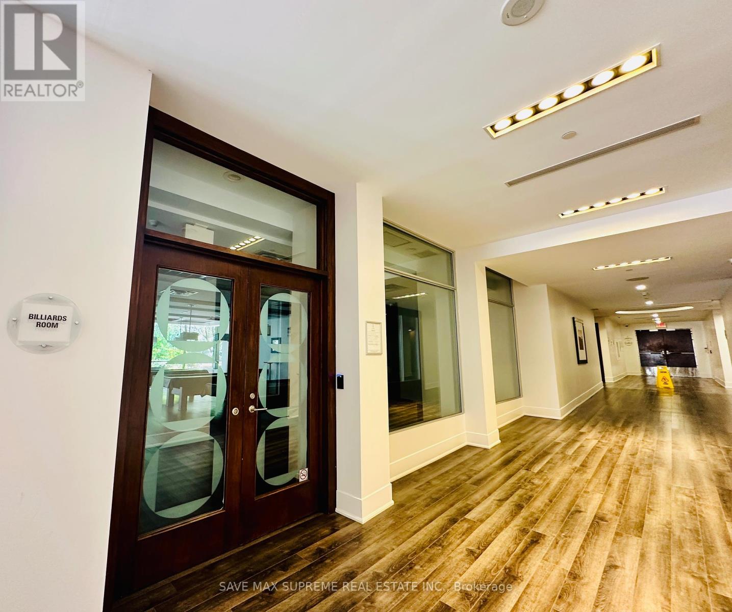 Photo 19 of 527 3888 Duke Of York Boulevard, Mississauga ON