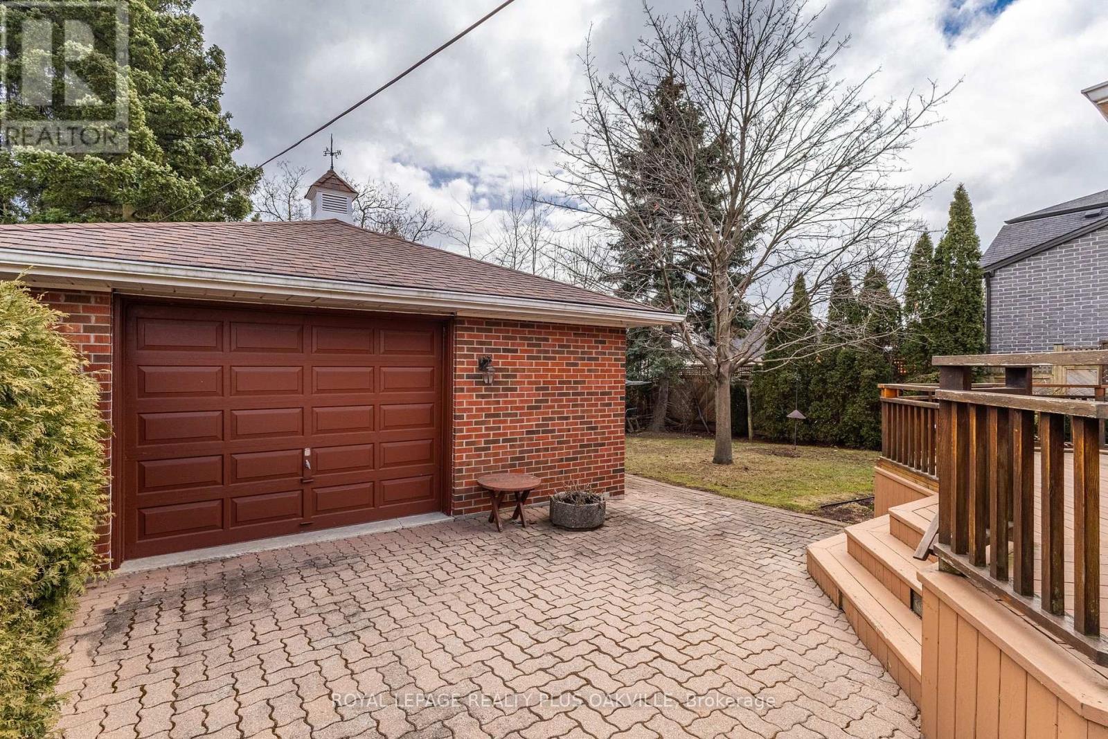 Photo 38 of 2416 Rebecca Street, Oakville ON