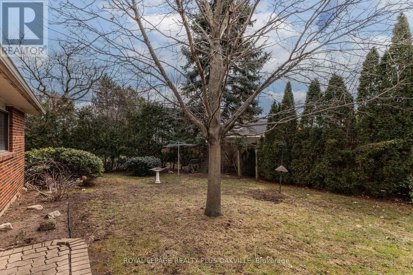 Photo 44 of 2416 Rebecca Street, Oakville ON