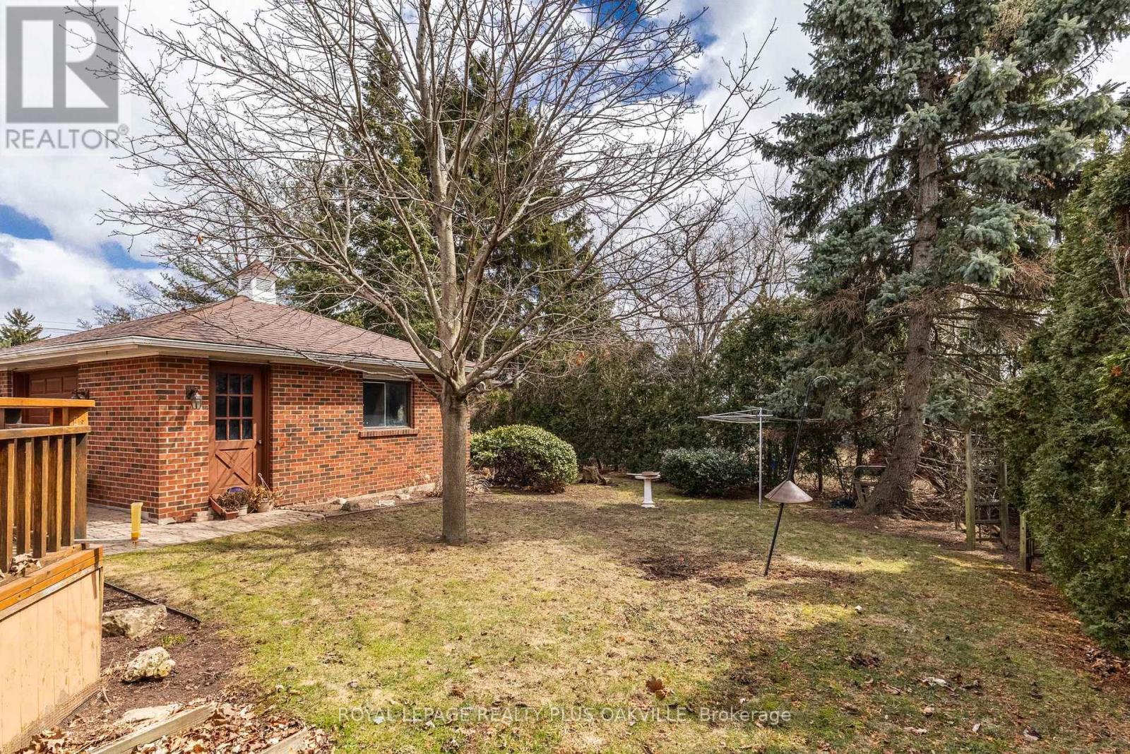Photo 48 of 2416 Rebecca Street, Oakville ON