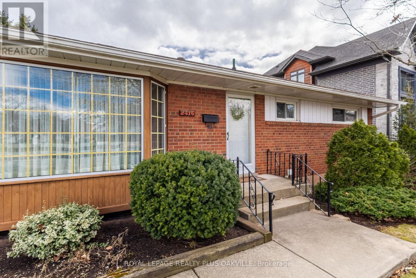 Photo 9 of 2416 Rebecca Street, Oakville ON