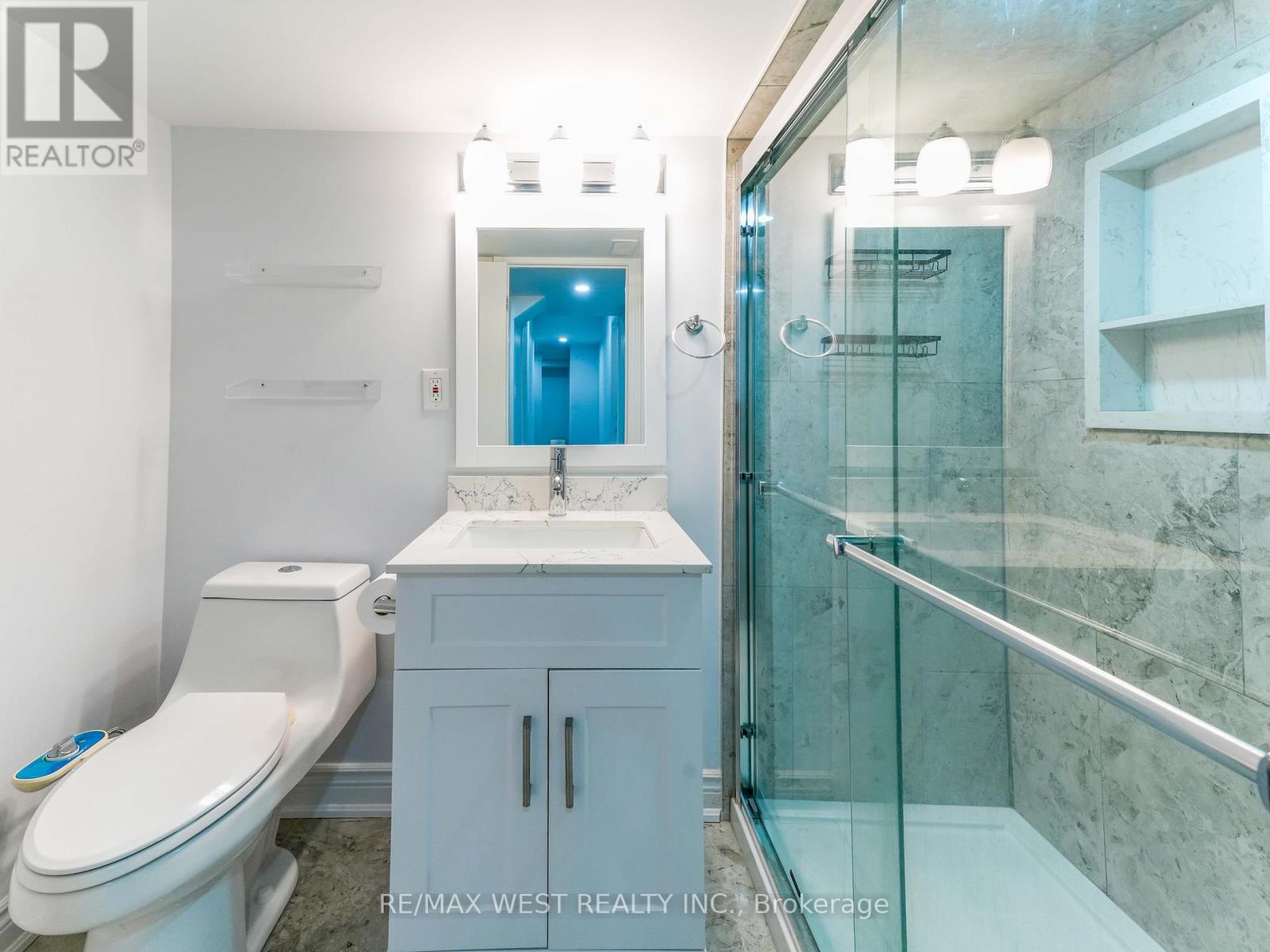 Photo 4 of 72 Sedgegrass Way, Brampton ON