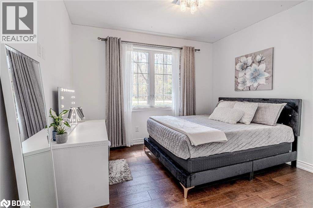 Photo 33 of 38 Windermere Circle, Tay ON