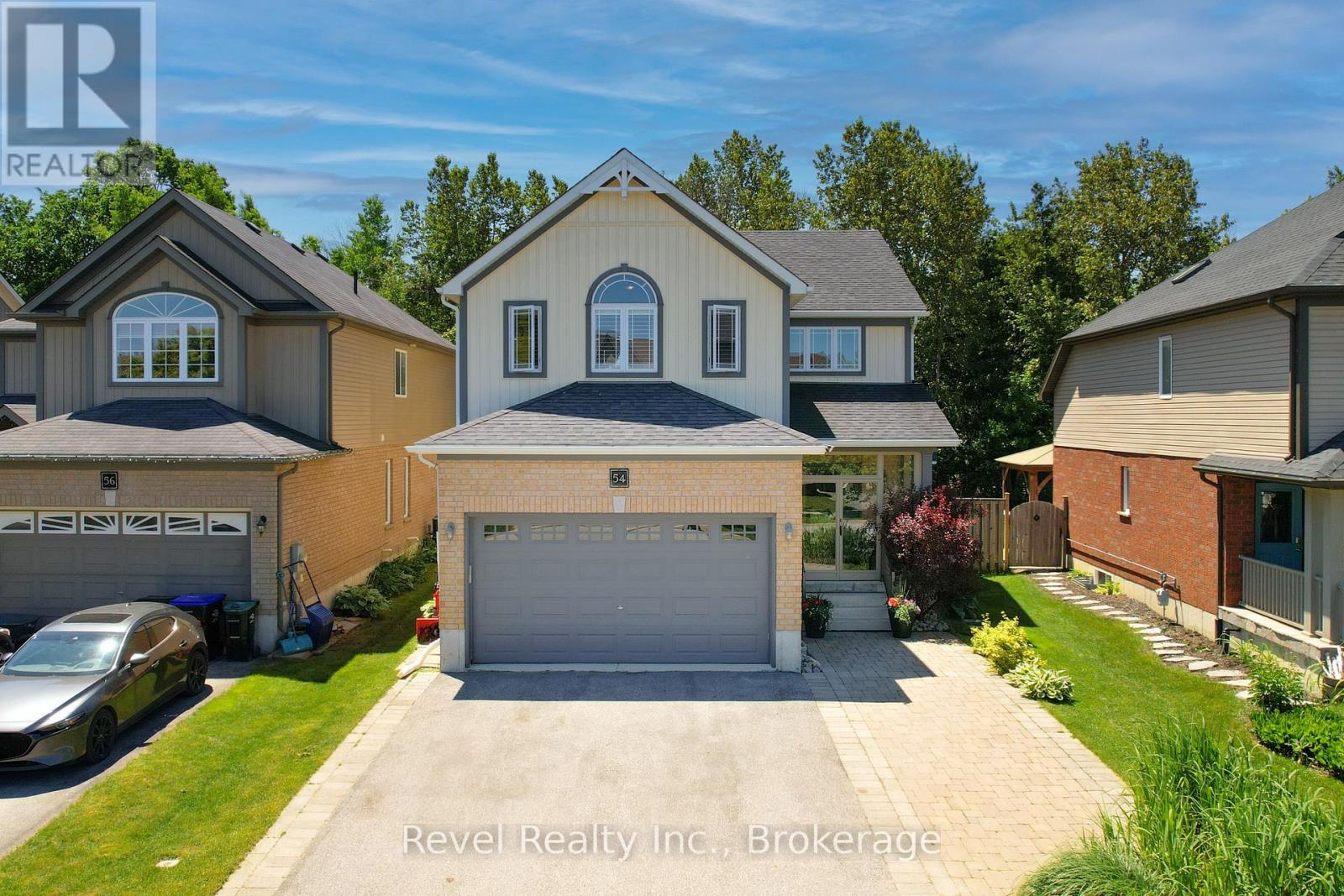 Photo 2 of 54 Williams Street, Collingwood ON