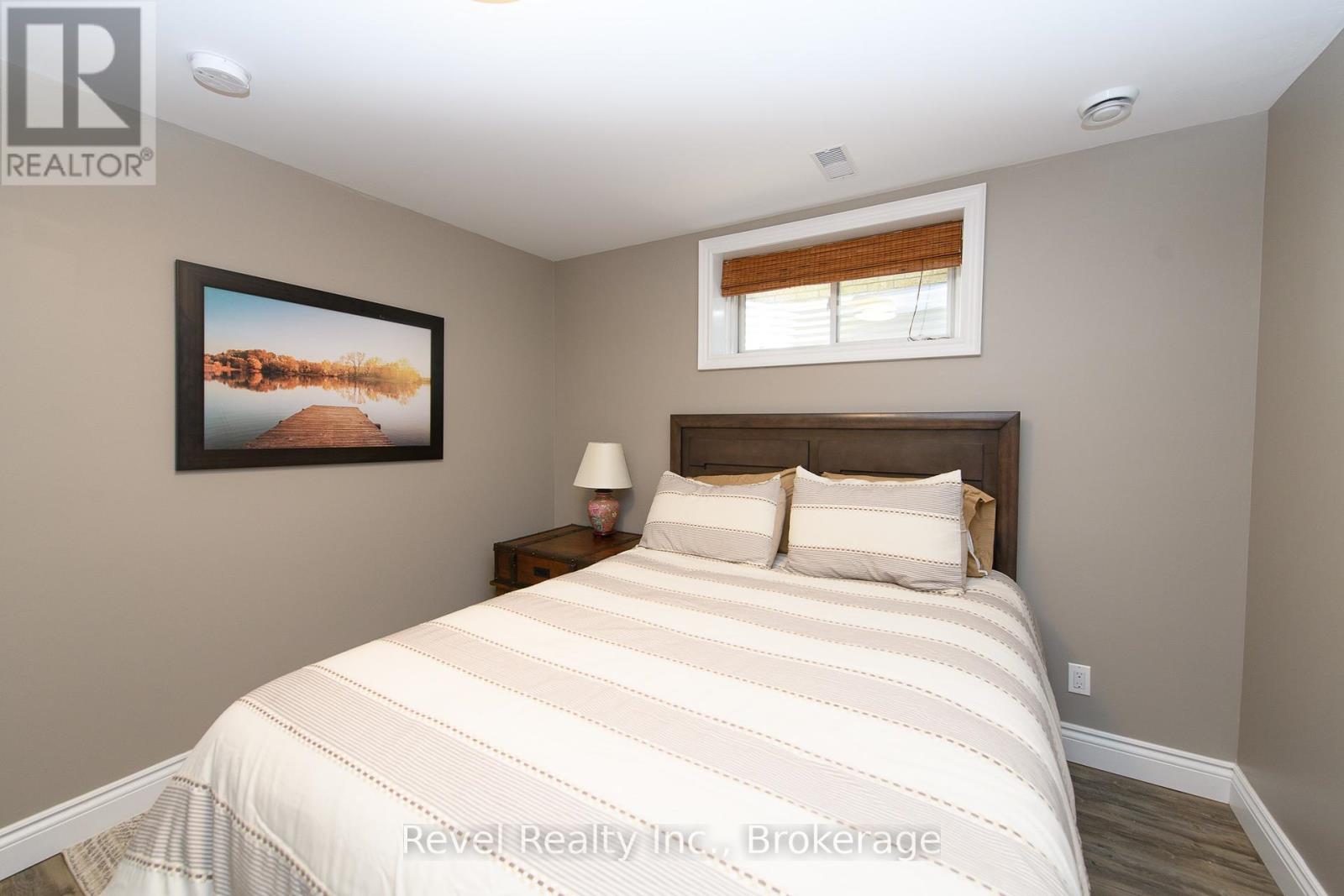 Photo 5 of 54 Williams Street, Collingwood ON