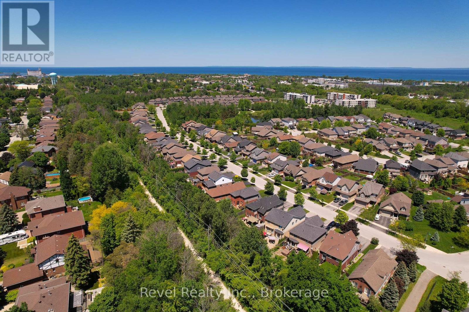 Photo 16 of 54 Williams Street, Collingwood ON