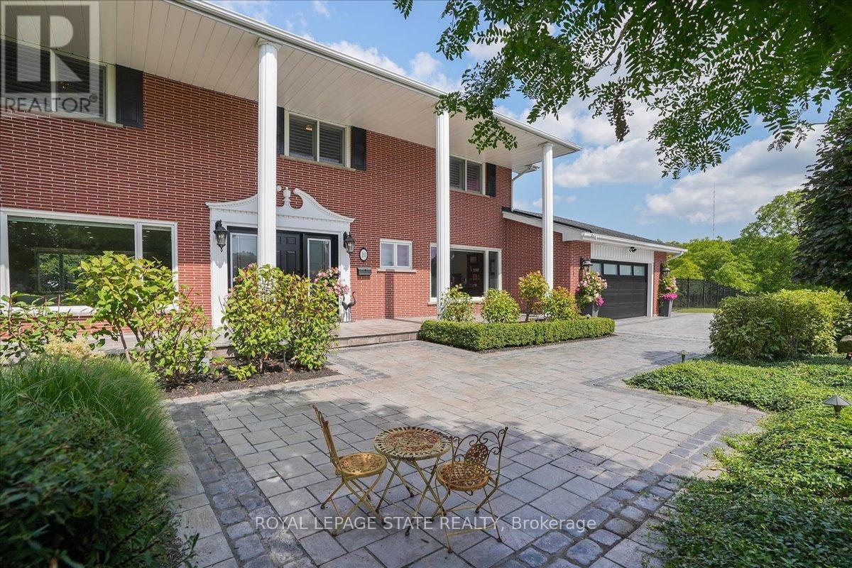 Photo 45 of 10 Azalea Court, Hamilton ON