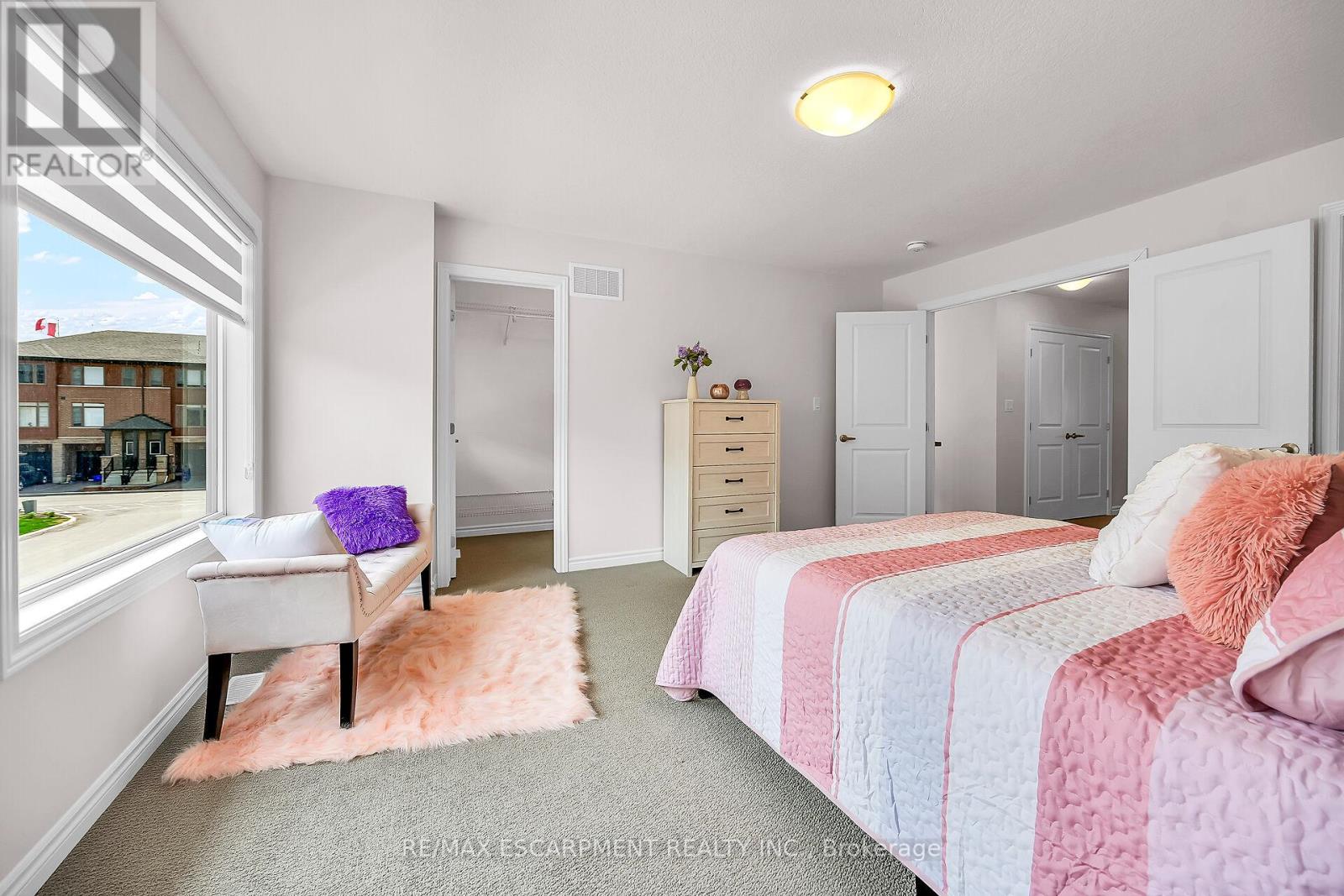 Photo 8 of 13 61 Soho Street, Hamilton ON