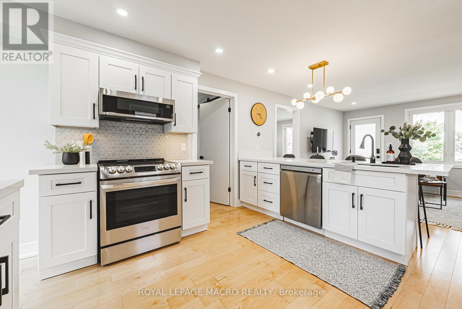 Photo 26 of 2016 Barton Street E, Hamilton ON