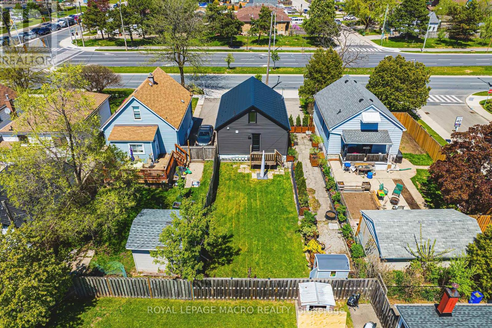 Photo 36 of 2016 Barton Street E, Hamilton ON