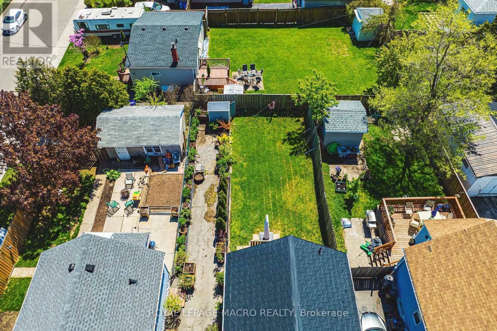 Photo 32 of 2016 Barton Street E, Hamilton ON
