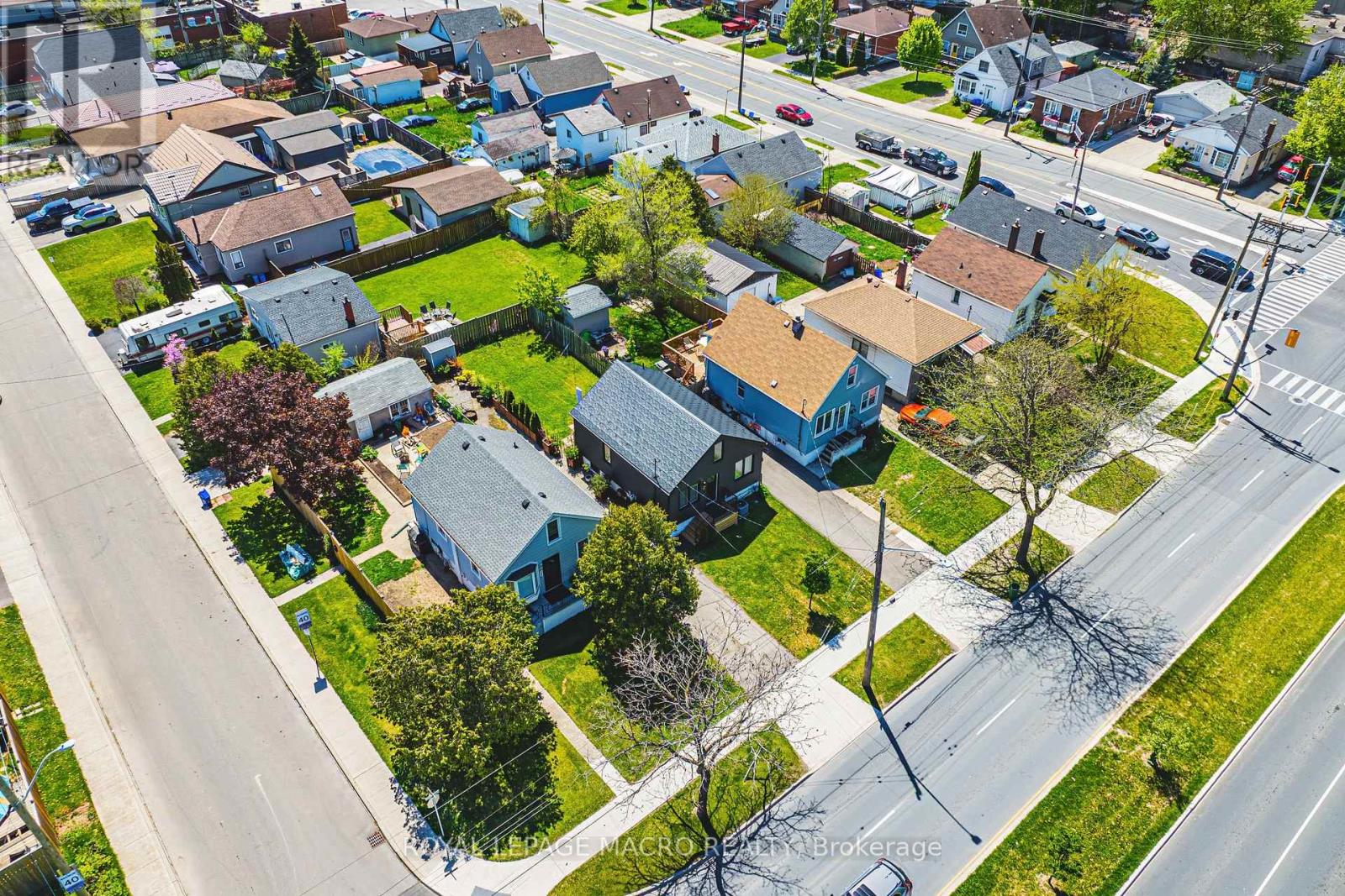 Photo 25 of 2016 Barton Street E, Hamilton ON
