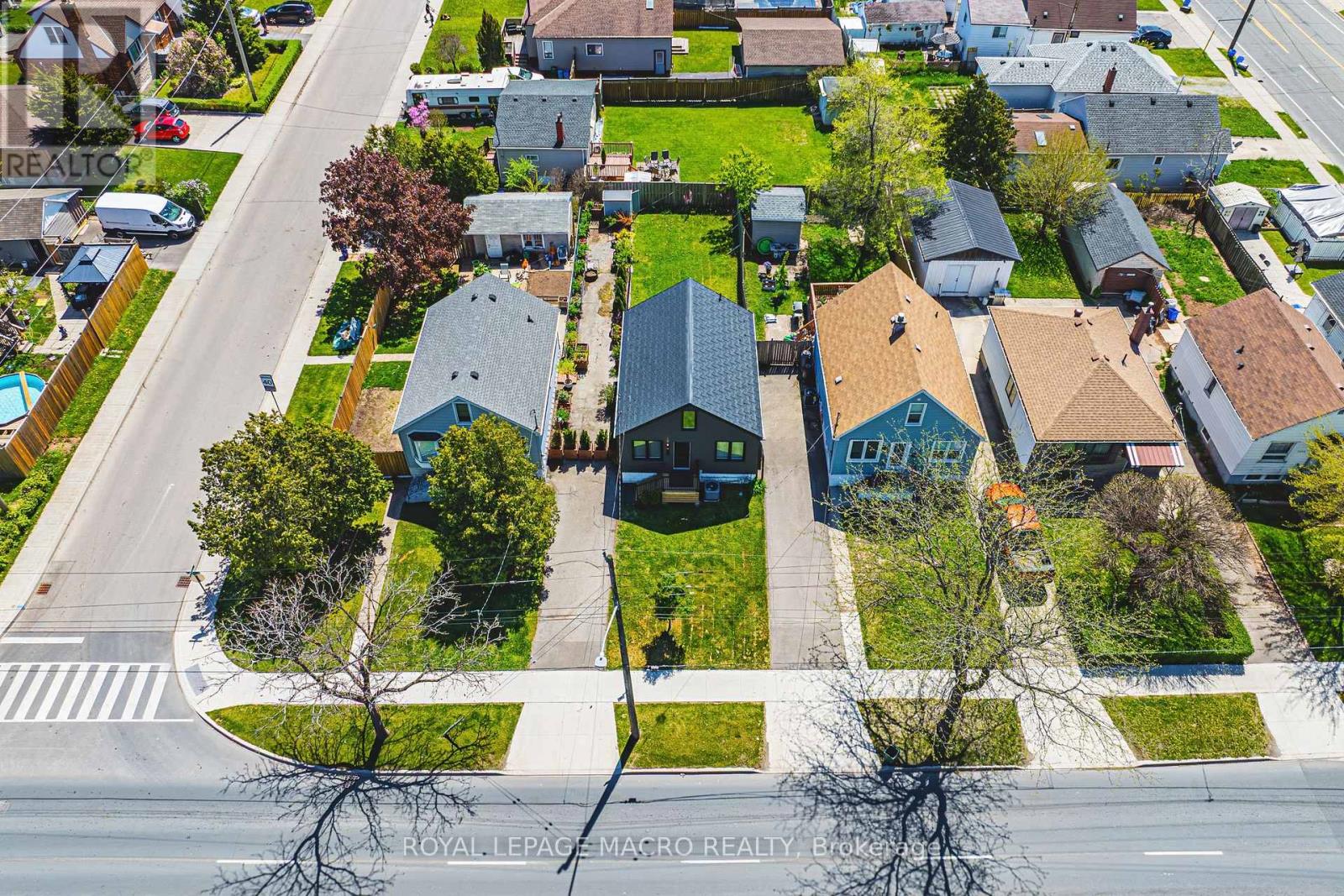 Photo 39 of 2016 Barton Street E, Hamilton ON