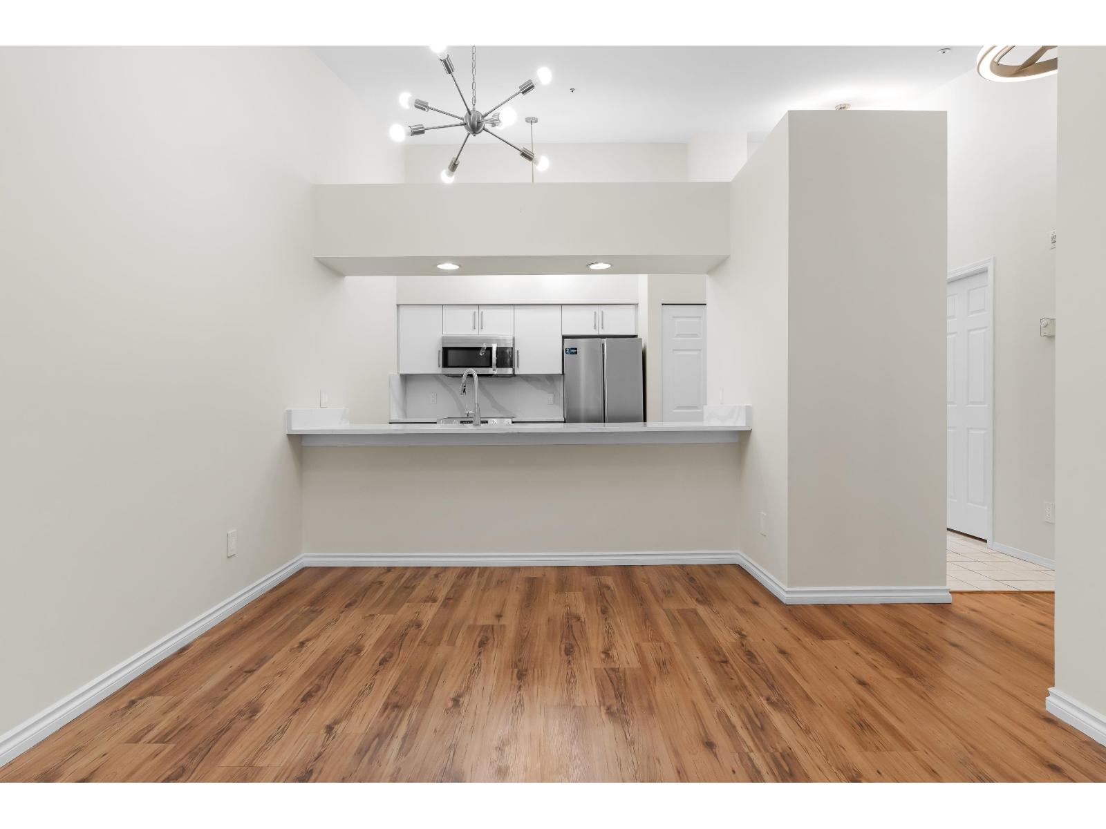 Photo 5 of 307 12739 72 Avenue, Surrey BC