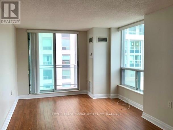 Photo 8 of 1703 21 Hillcrest Avenue, Toronto ON