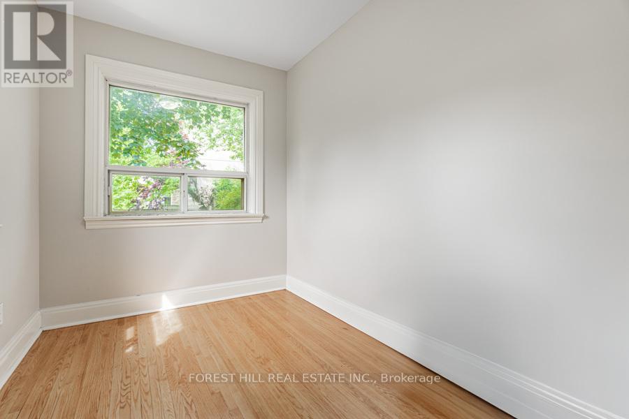 Photo 7 of 2 Esgore Drive, Toronto ON