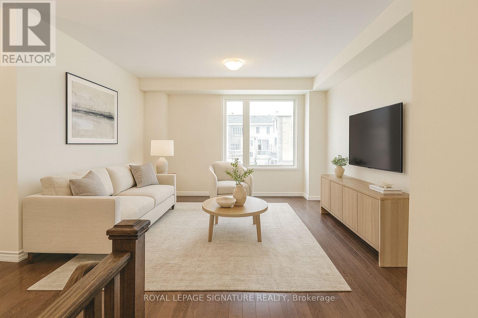Photo 2 of 114 Thomas Frisby Jr Crescent, Markham ON