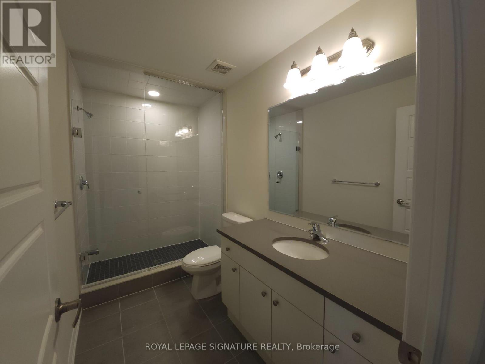 Photo 14 of 114 Thomas Frisby Jr Crescent, Markham ON