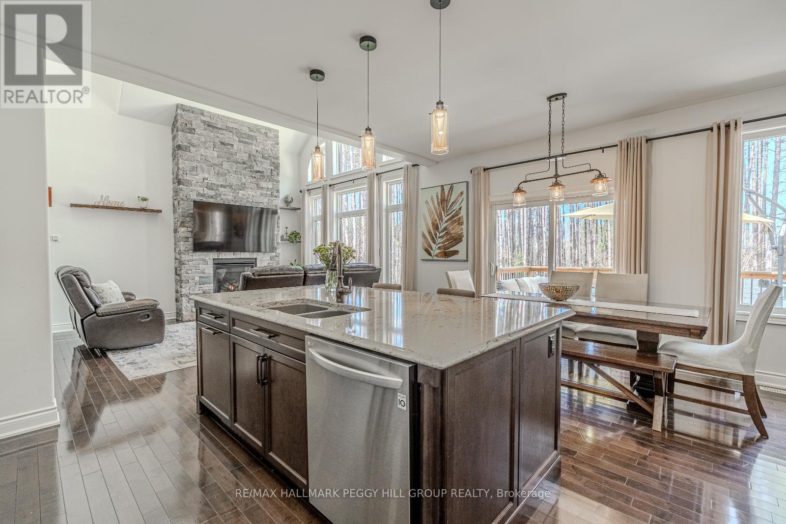 Photo 13 of 38 Windermere Circle, Tay ON