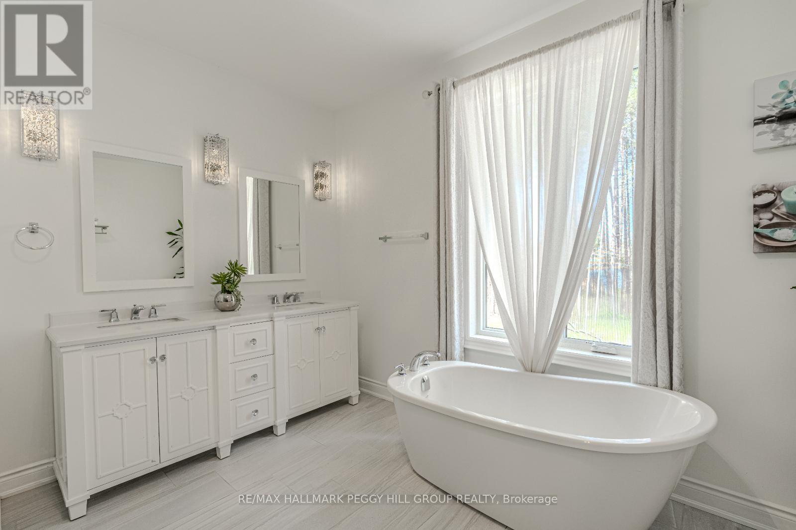 Photo 3 of 38 Windermere Circle, Tay ON
