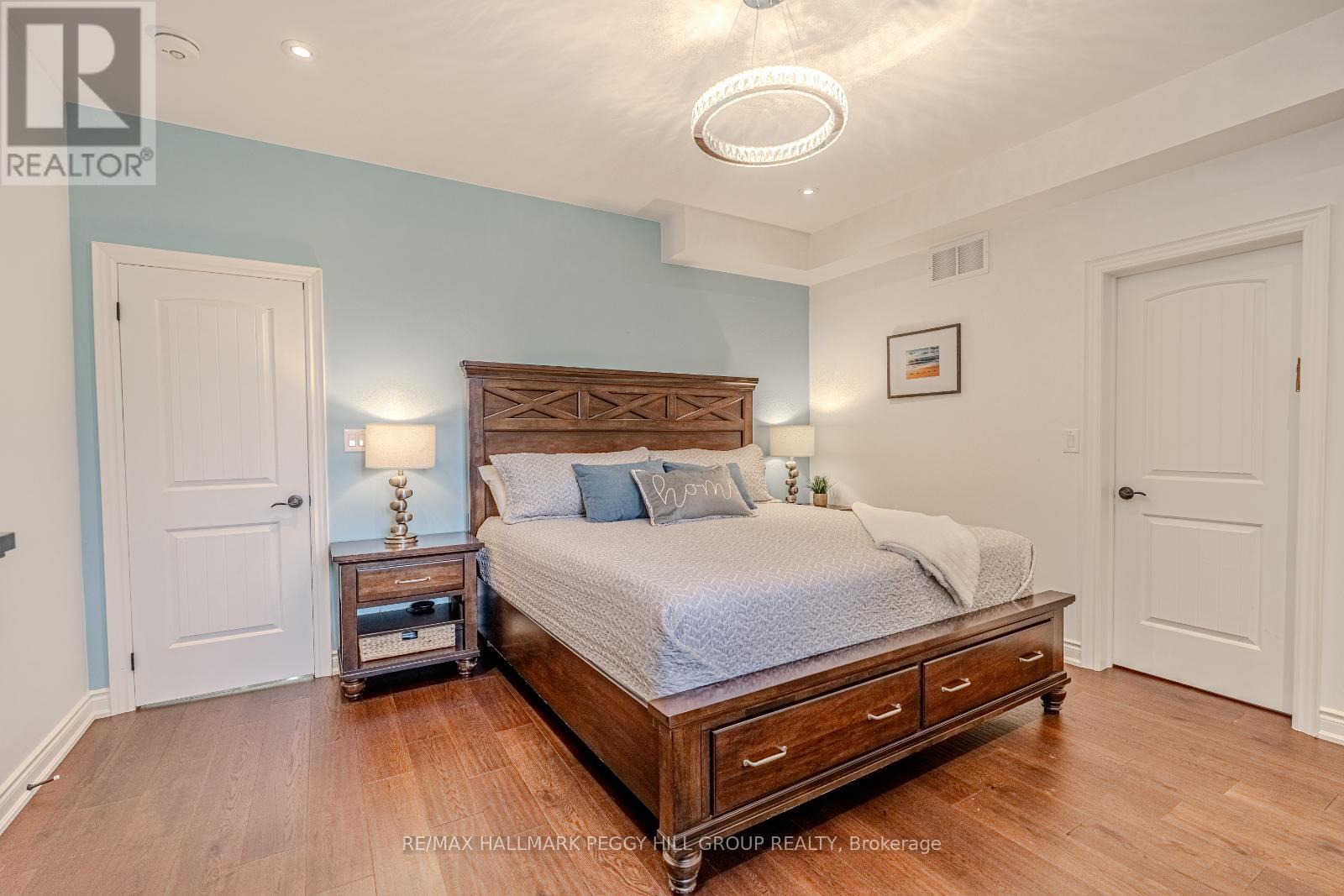 Photo 10 of 38 Windermere Circle, Tay ON