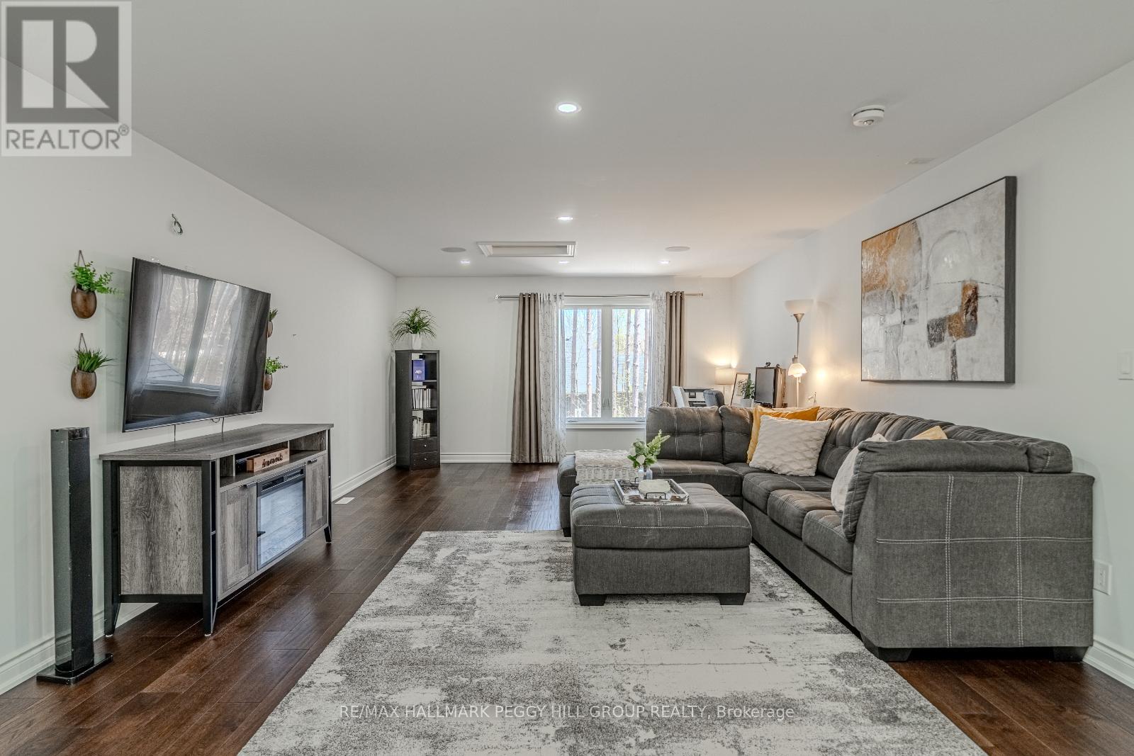 Photo 19 of 38 Windermere Circle, Tay ON