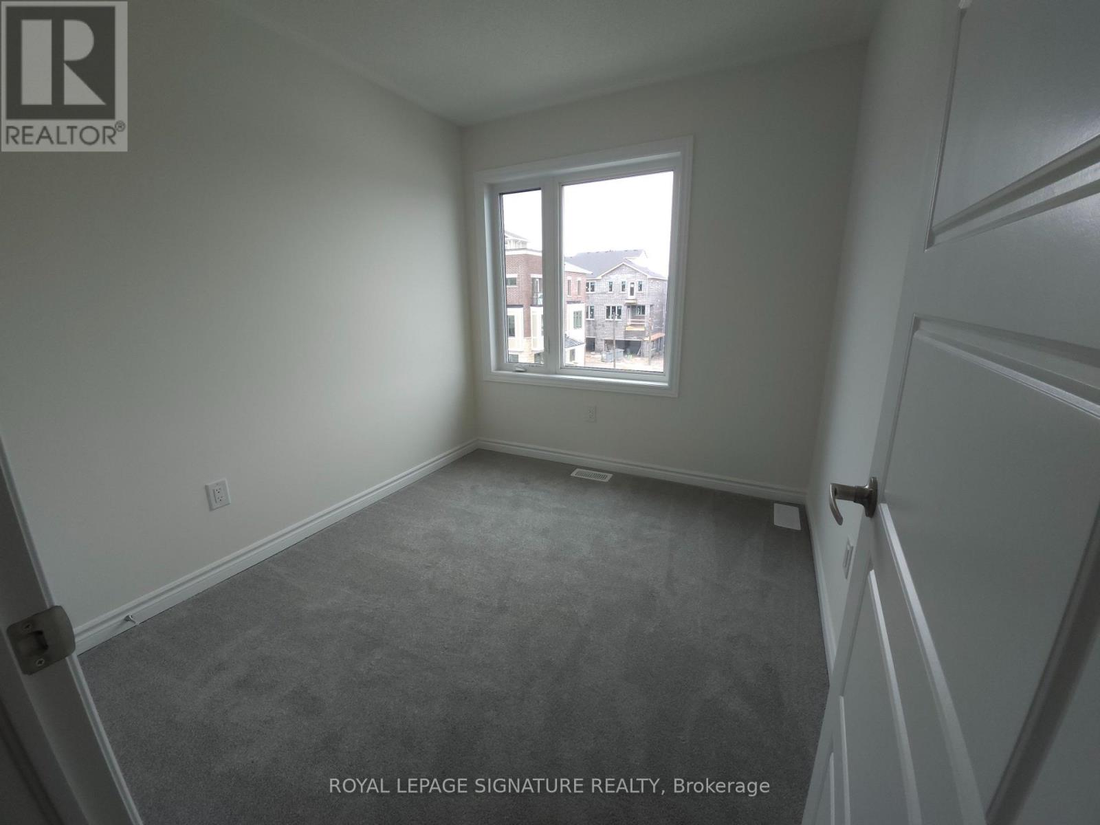 Photo 6 of 114 Thomas Frisby Jr Crescent, Markham ON