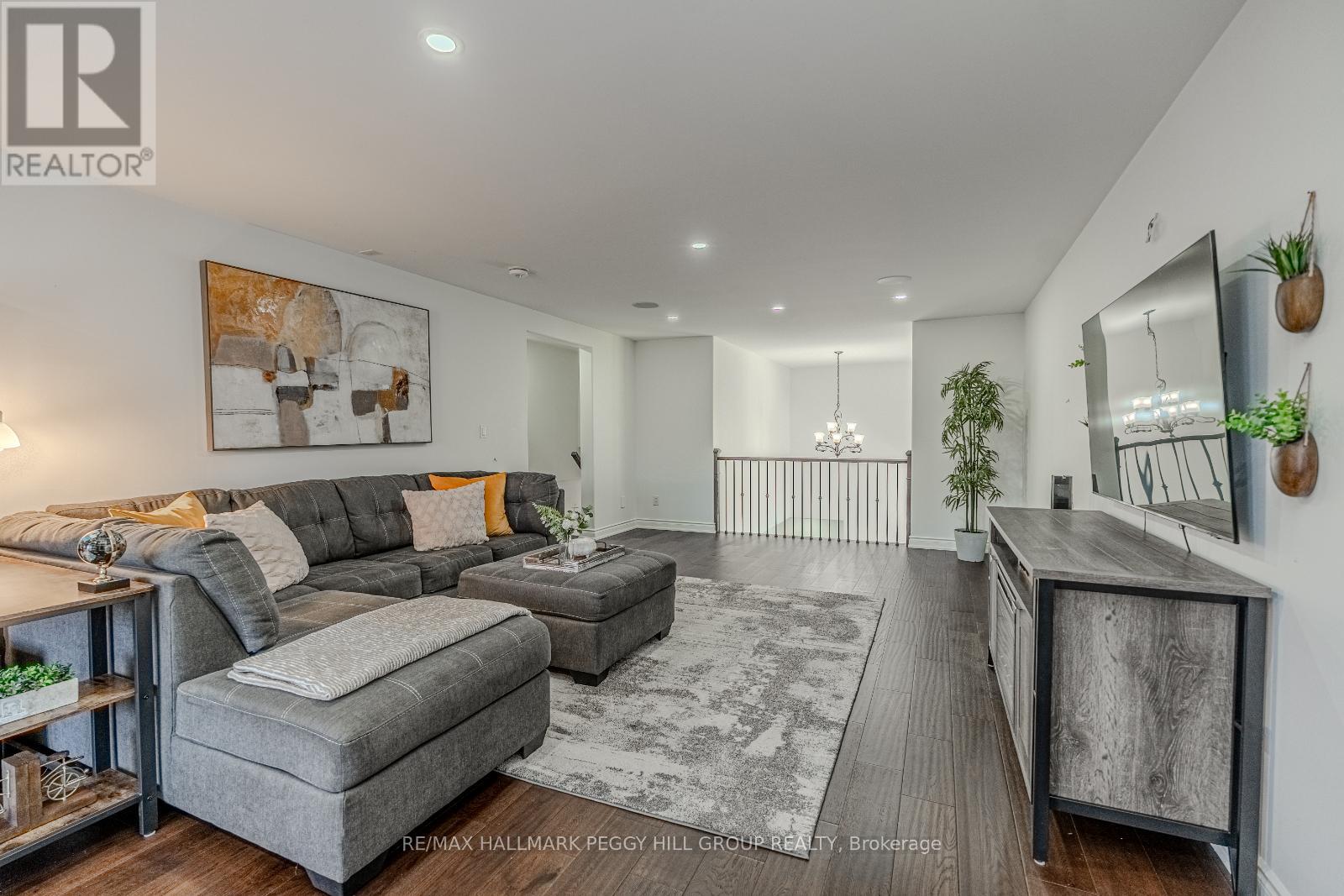 Photo 17 of 38 Windermere Circle, Tay ON