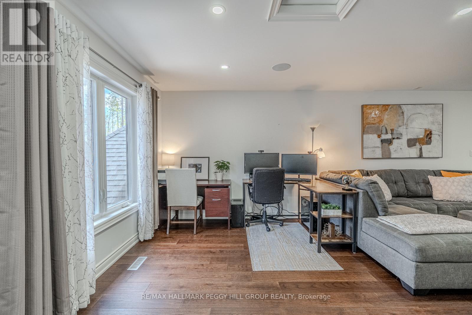 Photo 26 of 38 Windermere Circle, Tay ON