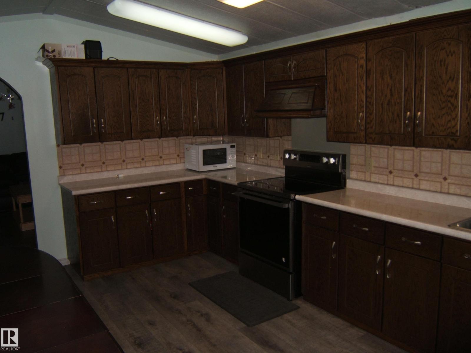 Photo 13 of 4511 54 St, Two Hills AB
