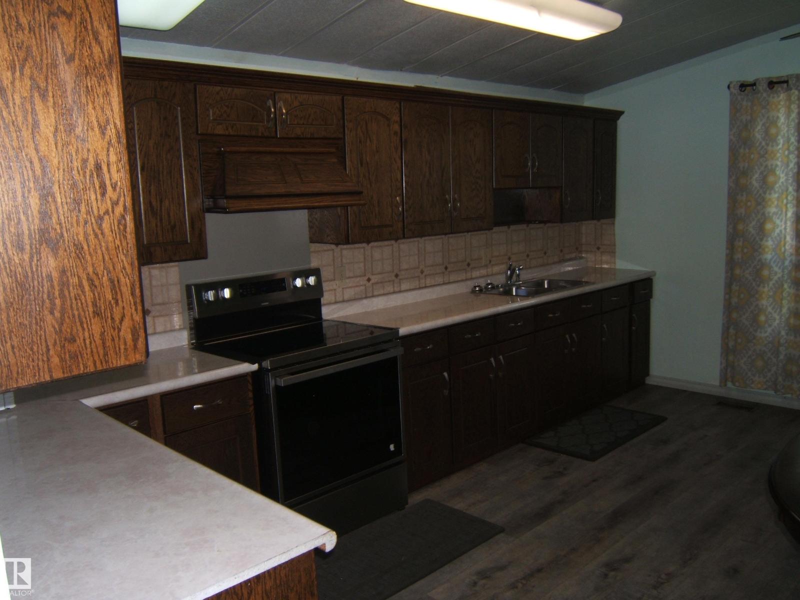 Photo 31 of 4511 54 St, Two Hills AB