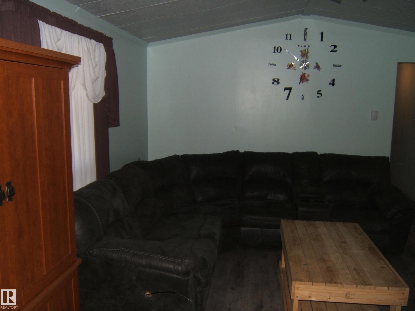 Photo 4 of 4511 54 St, Two Hills AB