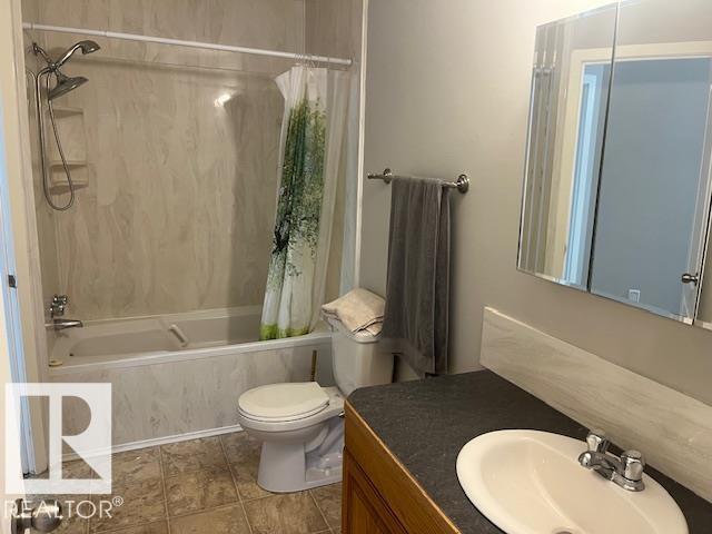 Photo 23 of 16 West 1033 Youville Dr W Nw, Edmonton AB