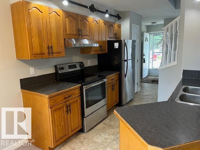 Photo 9 of 16 West 1033 Youville Dr W Nw, Edmonton AB