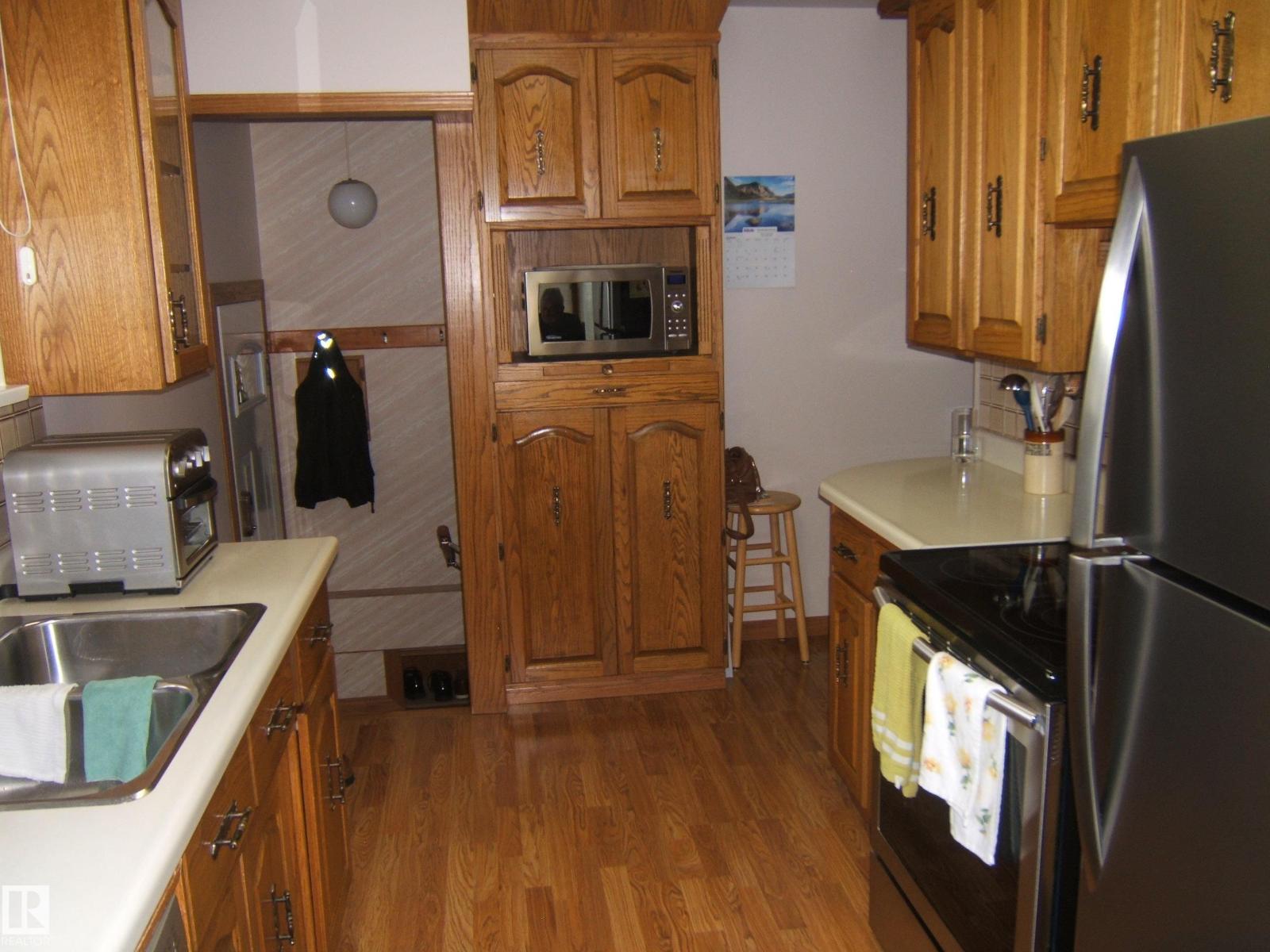 Photo 18 of 4809 47 St, Two Hills AB