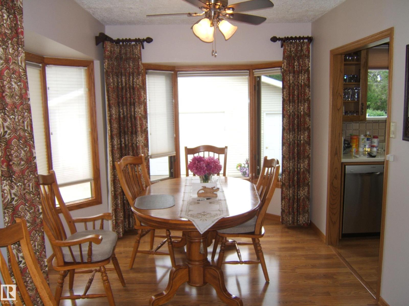 Photo 15 of 4809 47 St, Two Hills AB