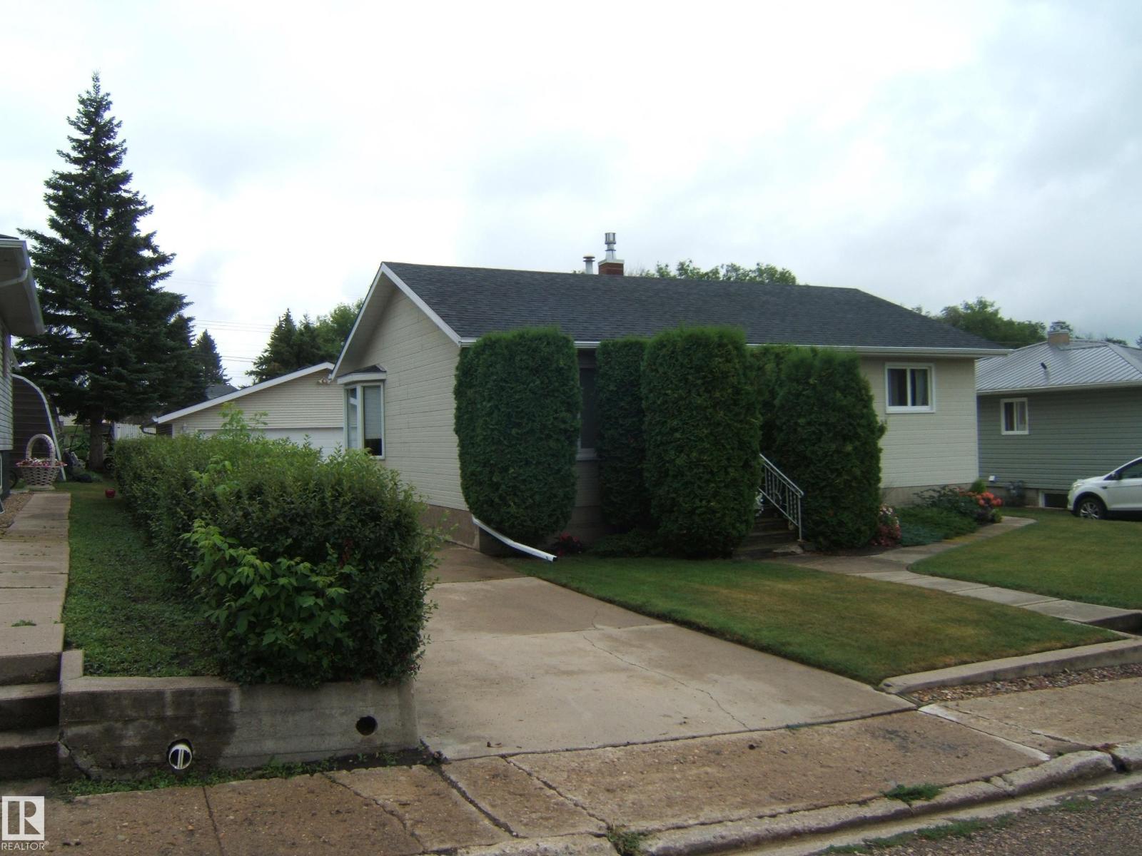 Photo 49 of 4809 47 St, Two Hills AB