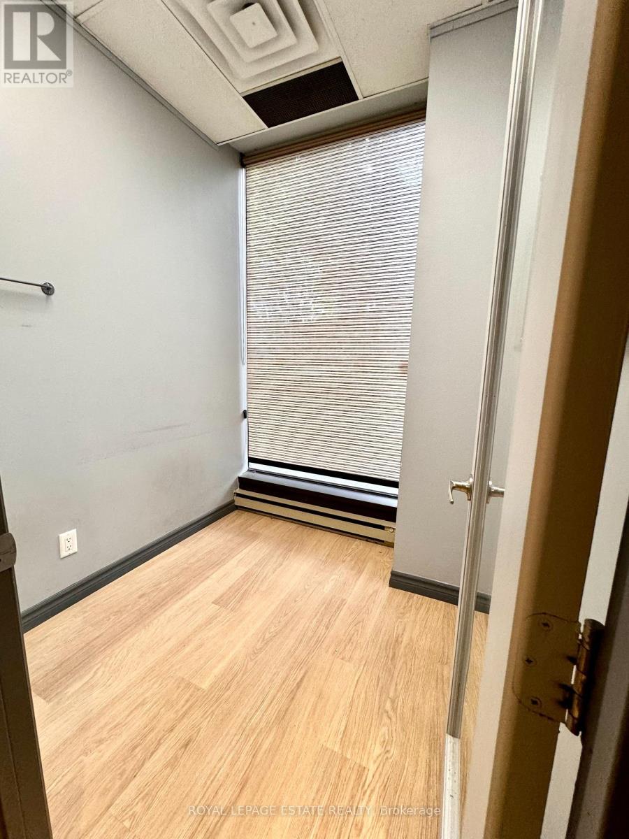 Photo 9 of 103 124 Merton Street, Toronto ON