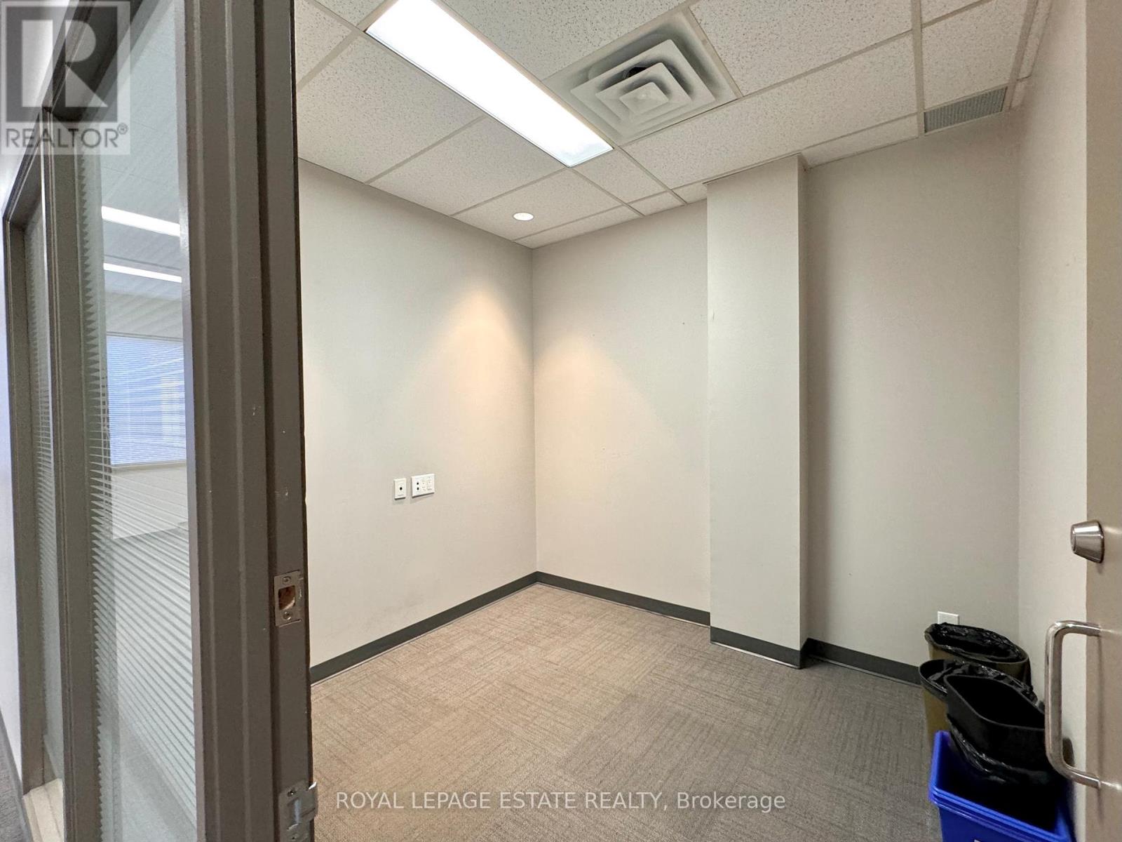 Photo 10 of 203 124 Merton Street, Toronto ON