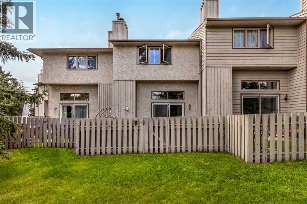 Photo 24 of 160 Glamis Terrace Sw, Calgary AB