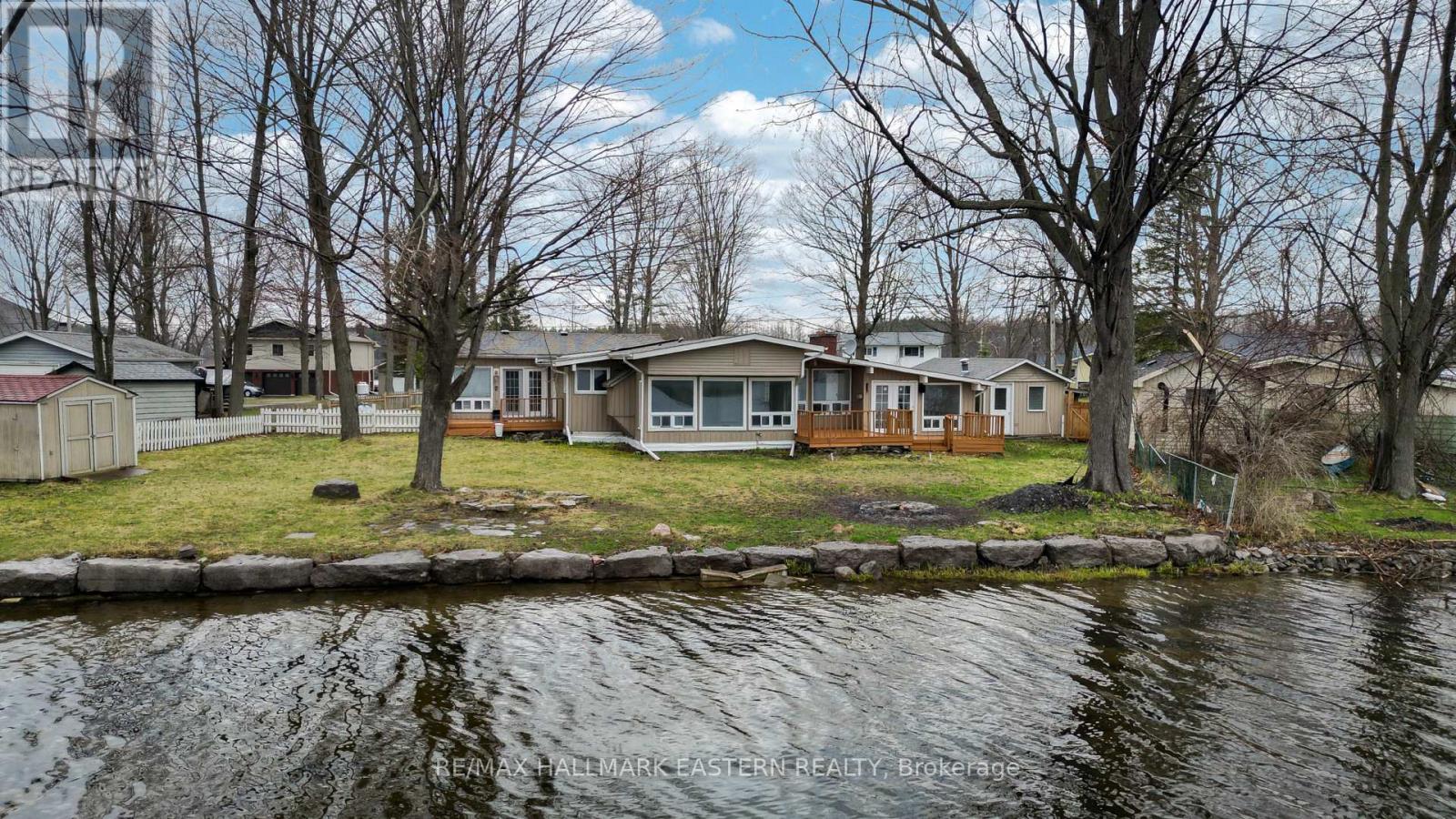 Photo 21 of 30 Edgewater Drive, Selwyn ON