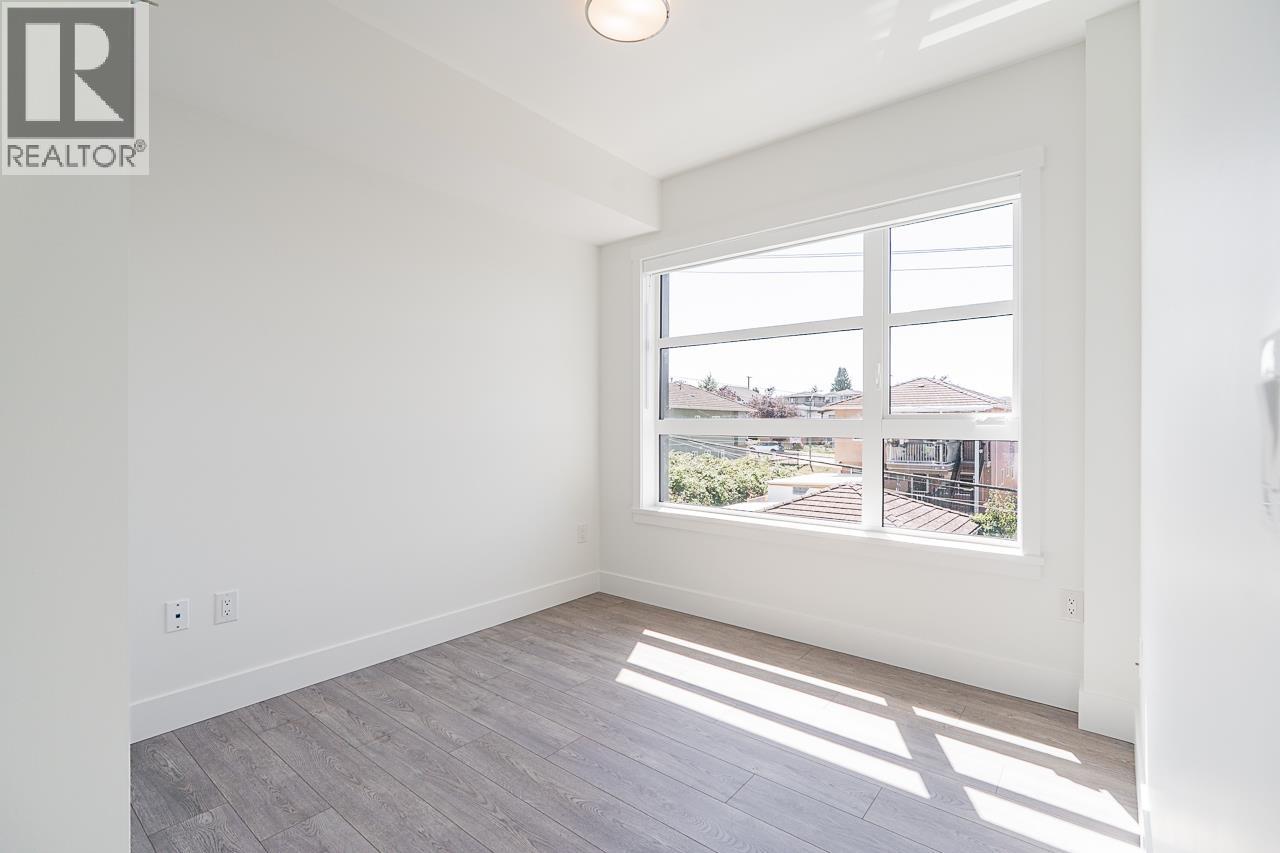 Photo 16 of 313 4788 Hastings Street, Burnaby BC
