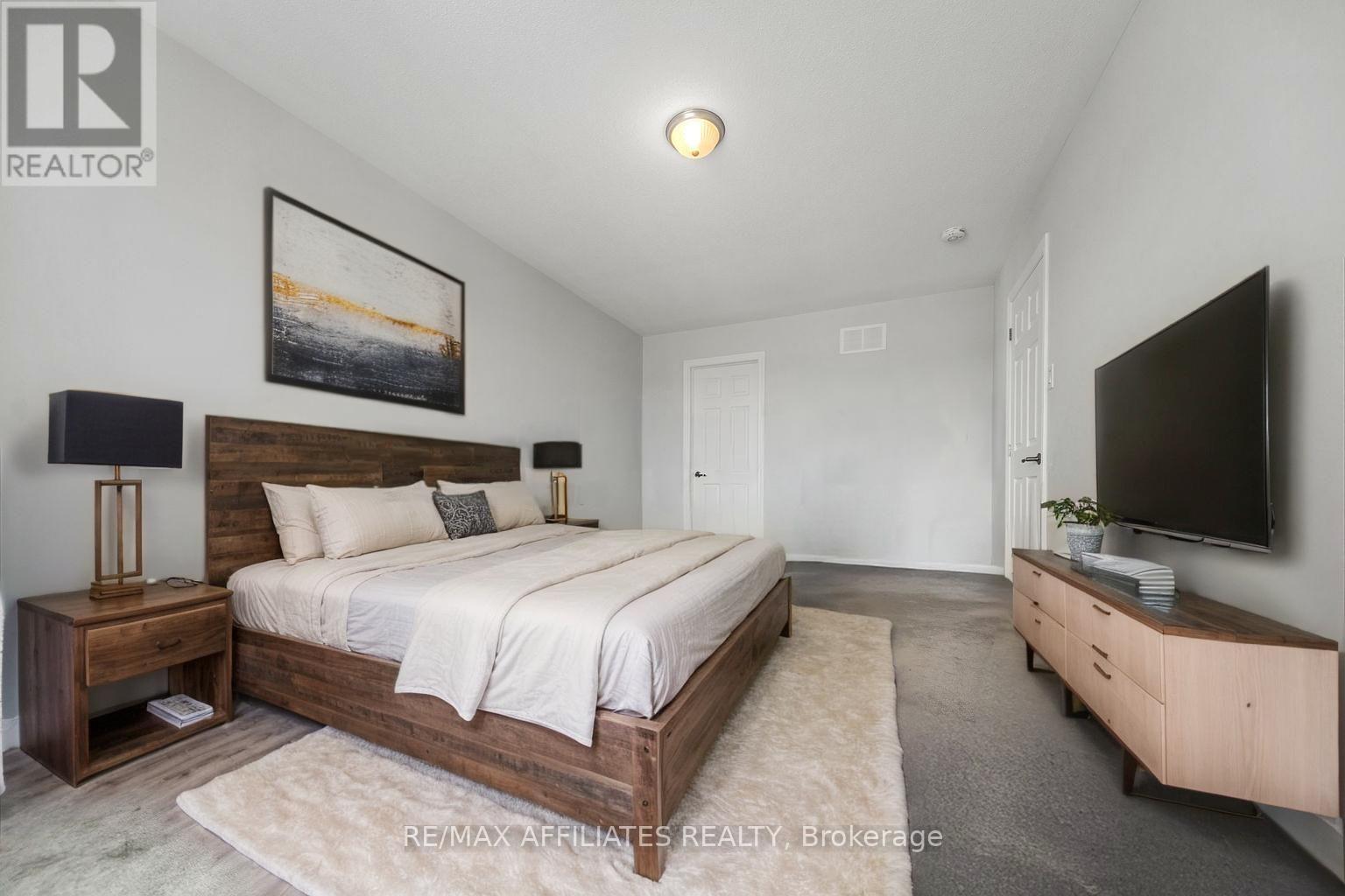 Photo 3 of 388 Aphelion Crescent, Ottawa ON
