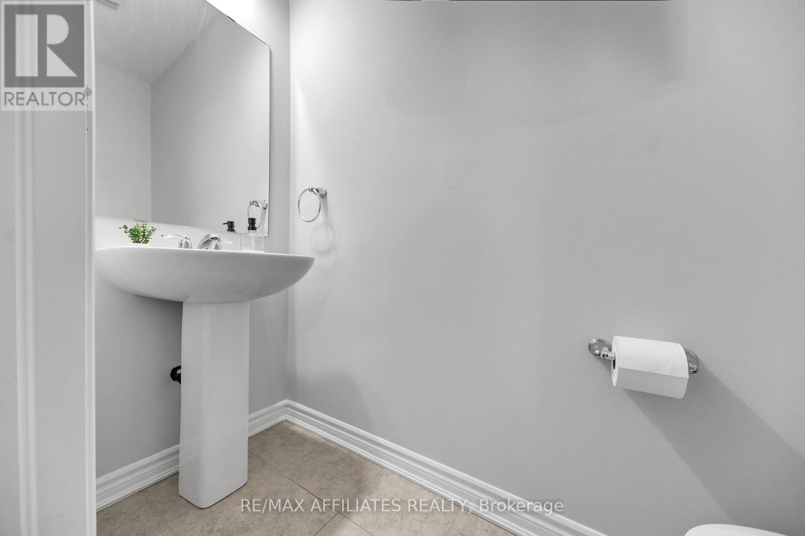 Photo 17 of 388 Aphelion Crescent, Ottawa ON