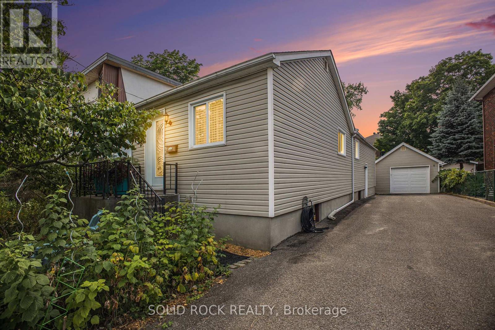 236 Northwestern Beautiful Bungalow w/ garage