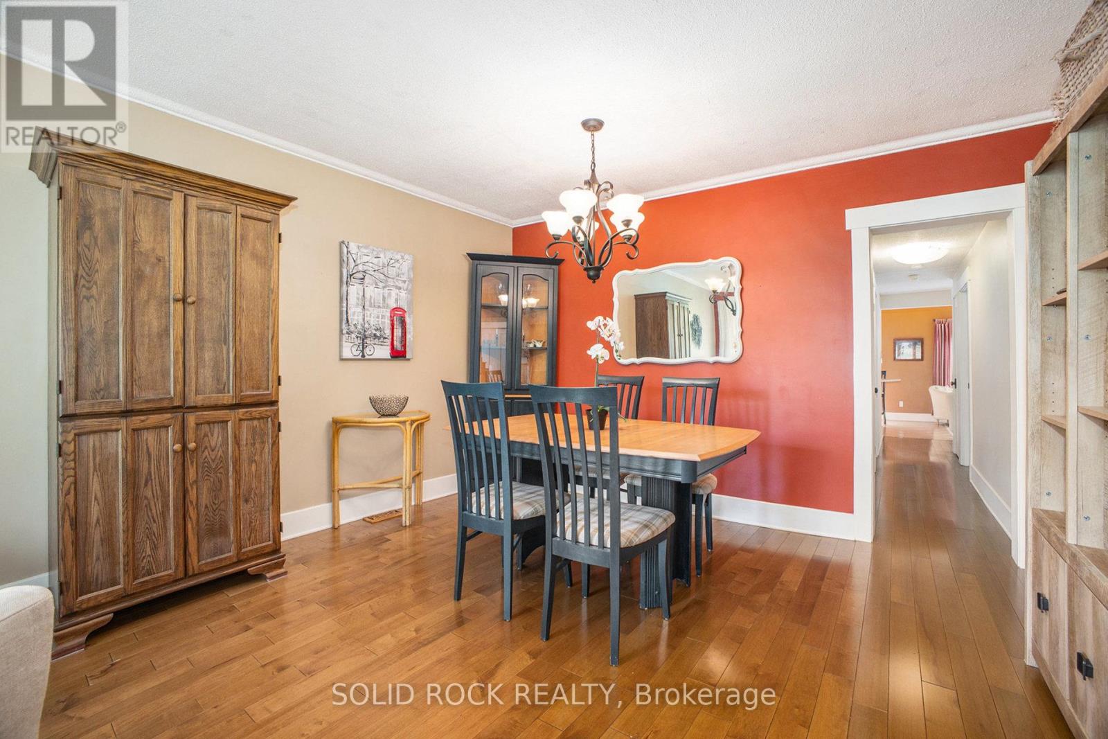 Photo 10 of 236 Northwestern Avenue, Ottawa ON