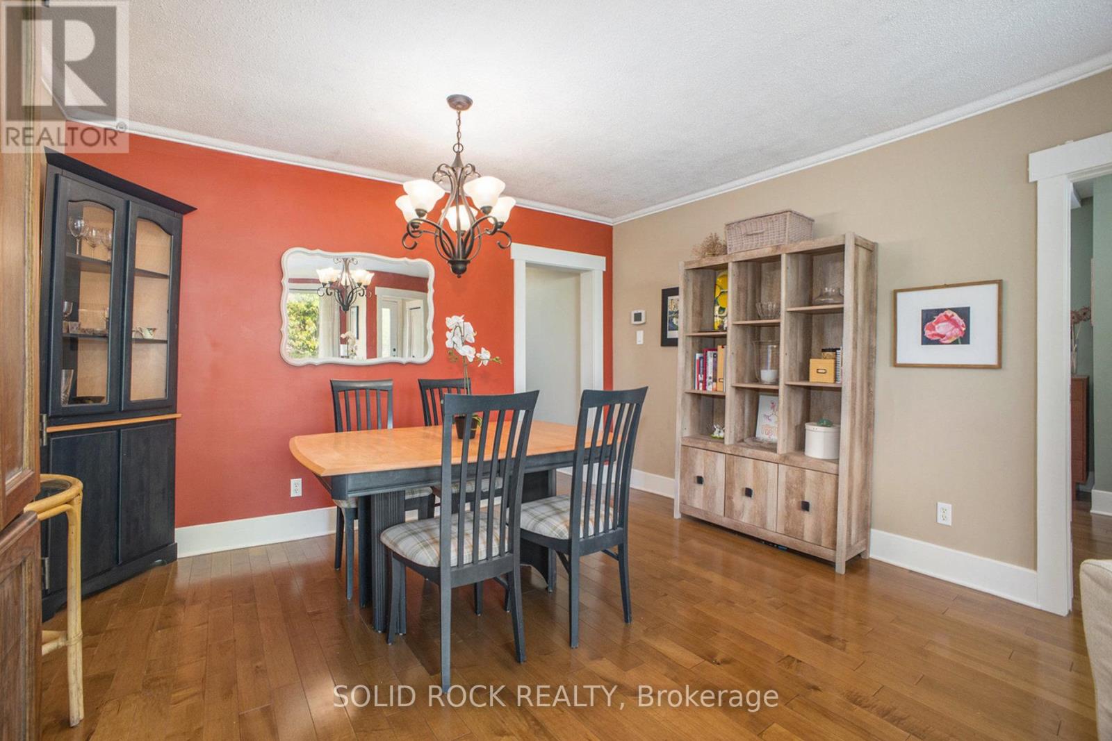 Photo 11 of 236 Northwestern Avenue, Ottawa ON