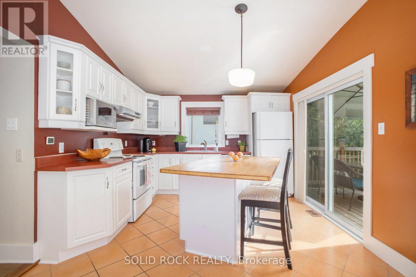 Photo 12 of 236 Northwestern Avenue, Ottawa ON